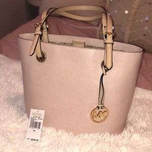 MICHAEL KORS JET SET ITEM TOTE IN BLOSSOM